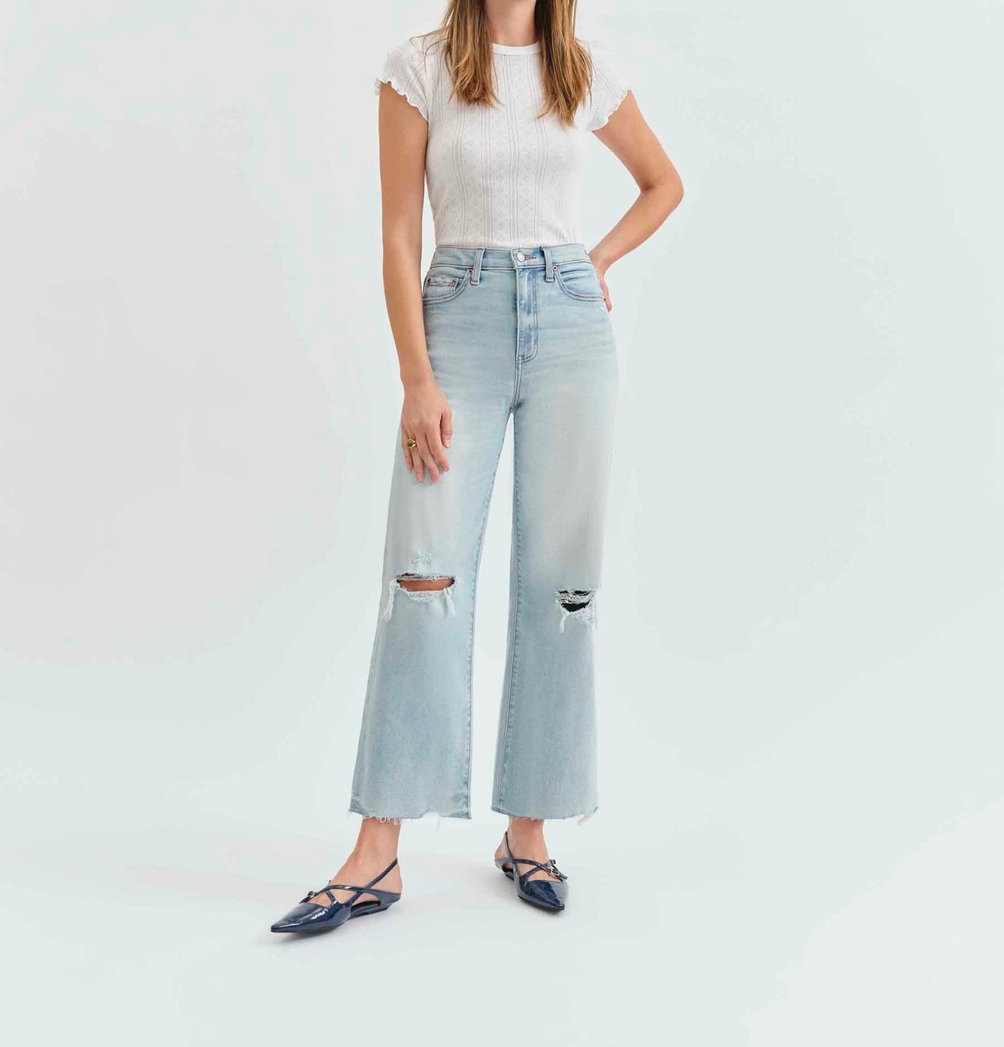 Daze Pleaser High Rise With Distressing Knee Jeans