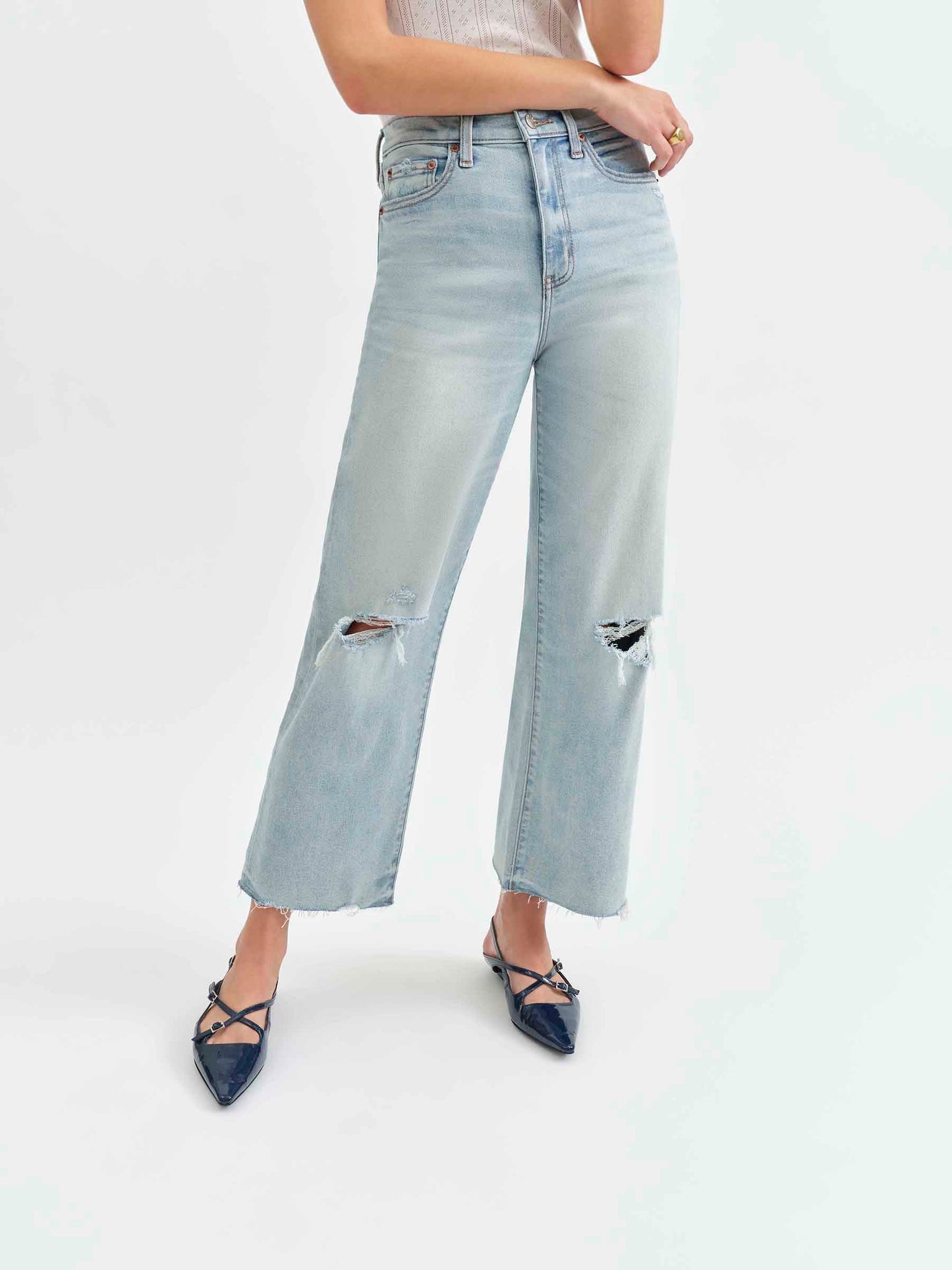 Daze Pleaser High Rise With Distressing Knee Jeans