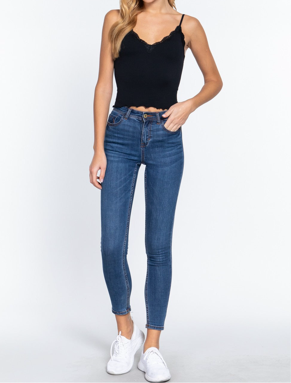 Gigi V-neck Lace Detail Seamless Rib Knit Cami Top