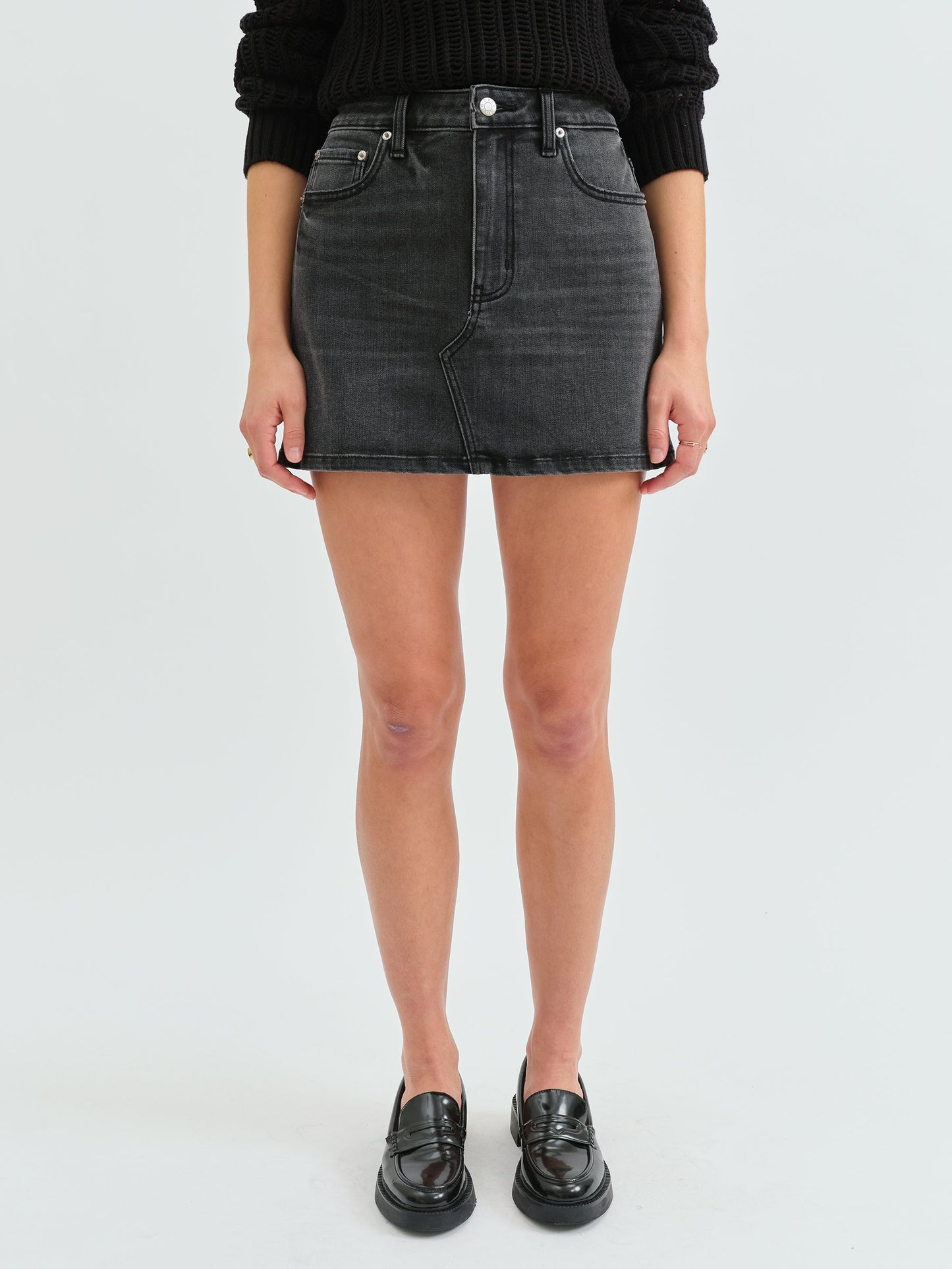Daze Malibu Mini Skirt in Spade