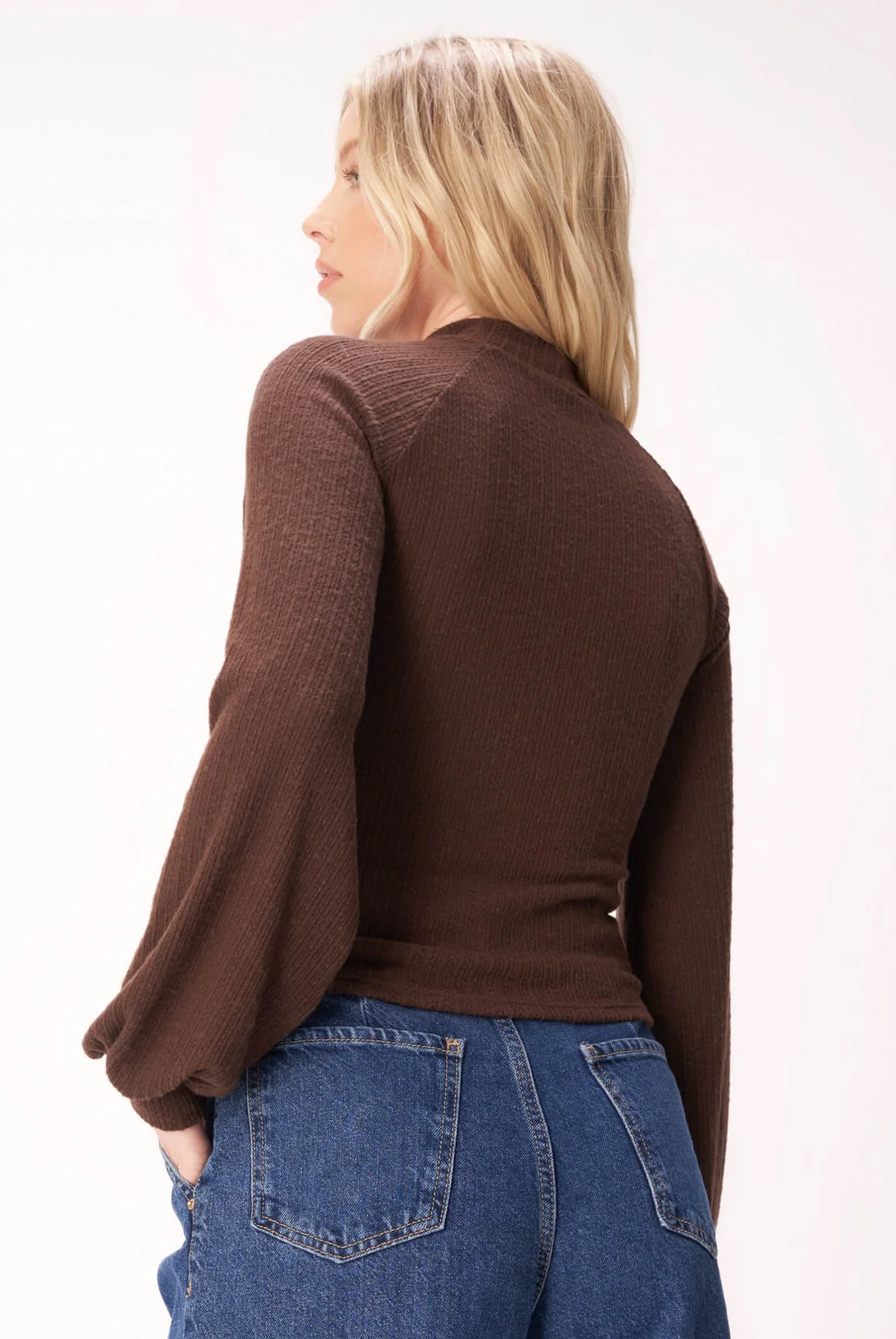 L'AMOUR RUCHED COZY MOCK NECK  TOP