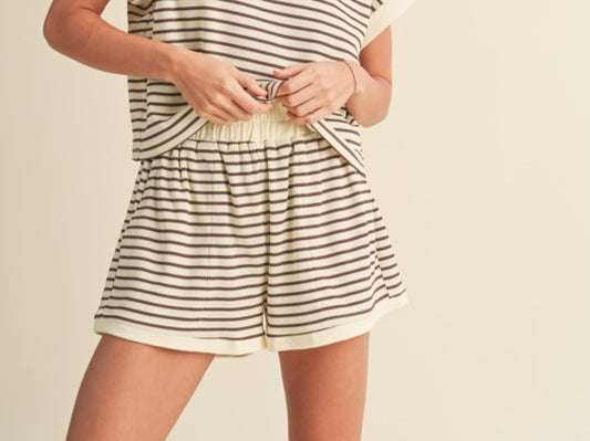 TEXTURED STRIPE PATTERN KNITTED SHORTS