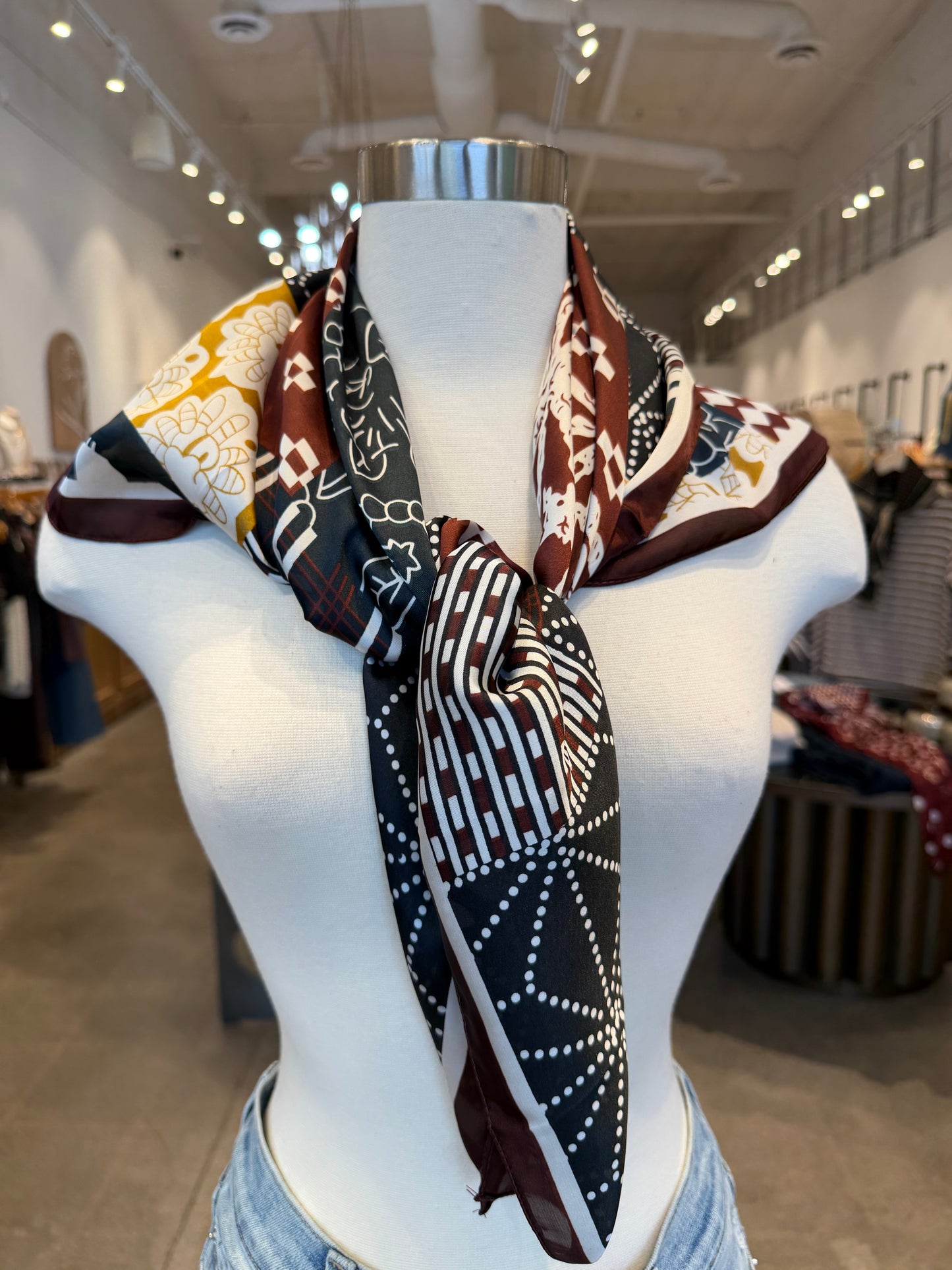 VIBRANT FLORAL GEOMETRIC PATTERN SCARF