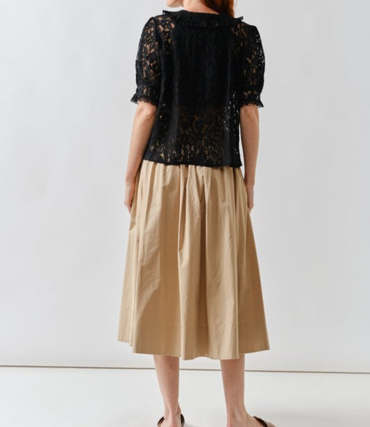 Beth Peterpan Collar Lace Short Sleeve Top