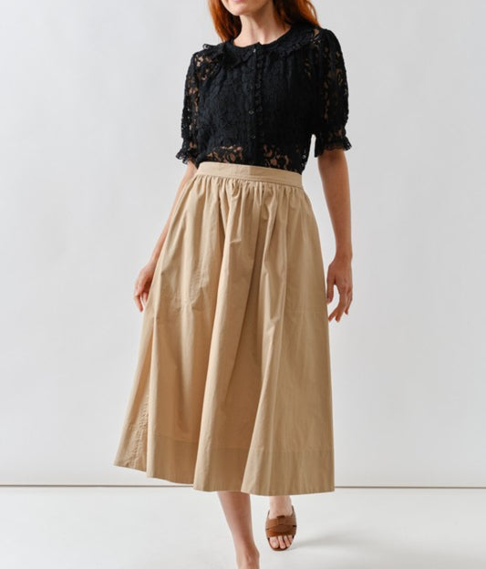 Beth Peterpan Collar Lace Short Sleeve Top