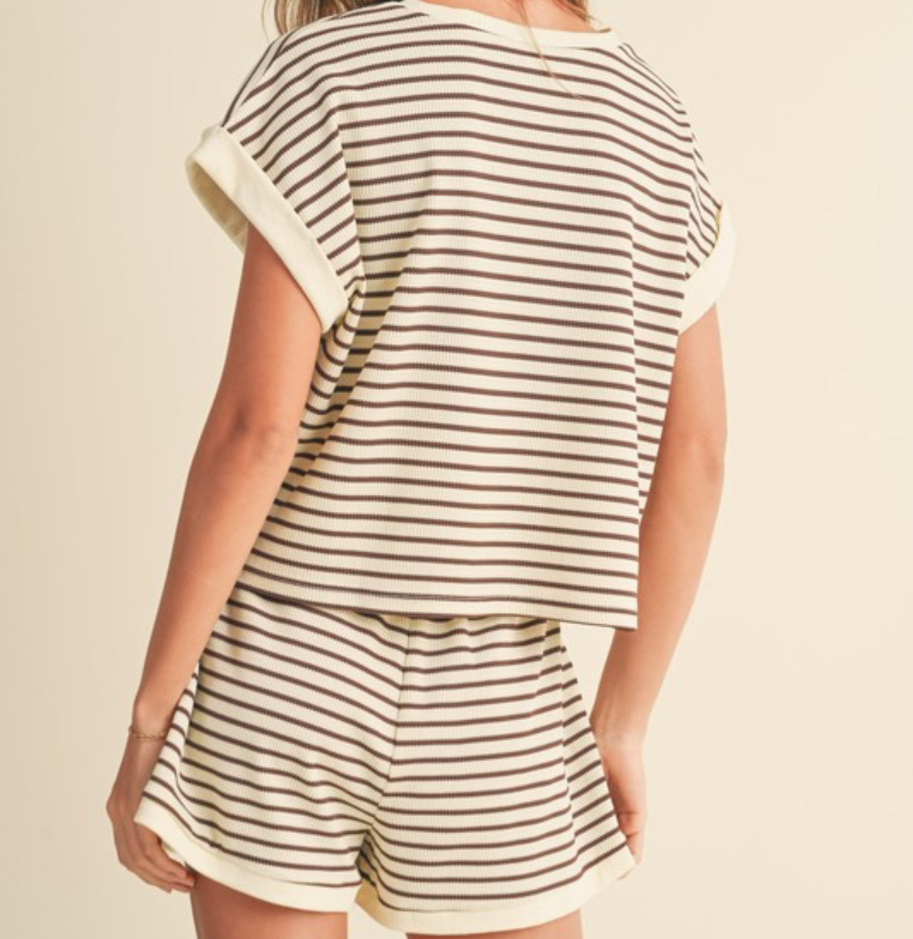 TEXTURED STRIPE PATTERN KNITTED TOP