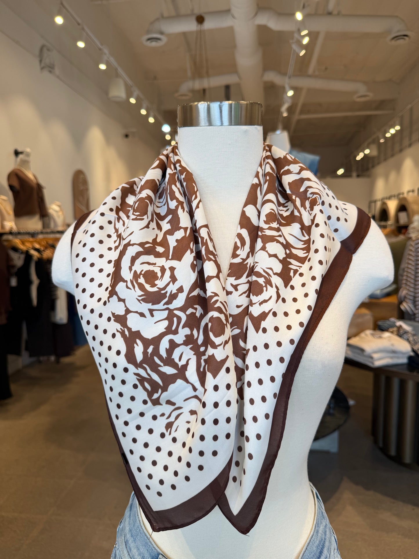 FLOWER PRINTED SMALL SQUARE SCARF