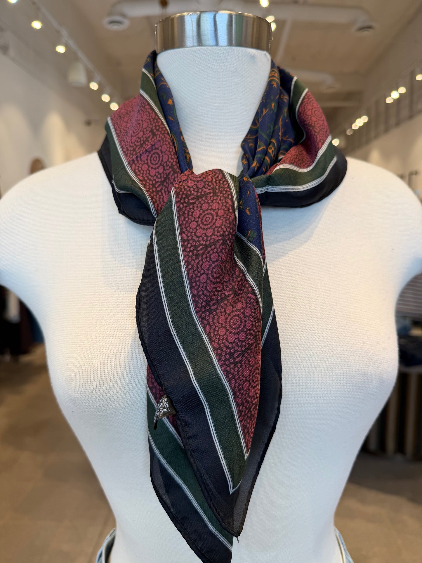 CLASSIC PAISLEY INSPIRED SCARF