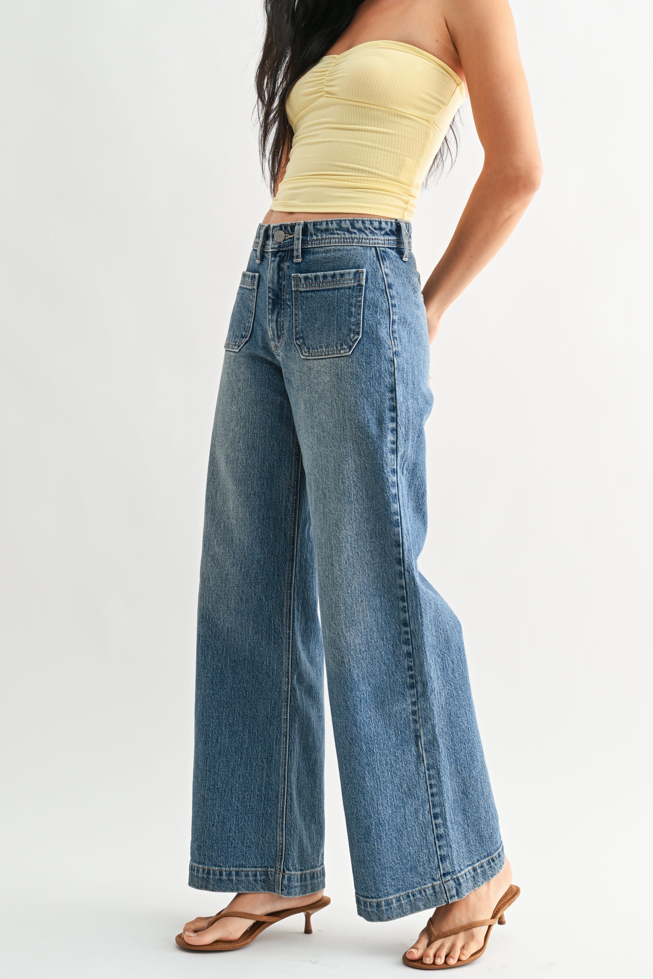 Patch Pocket Wide Leg Med Wash Jean